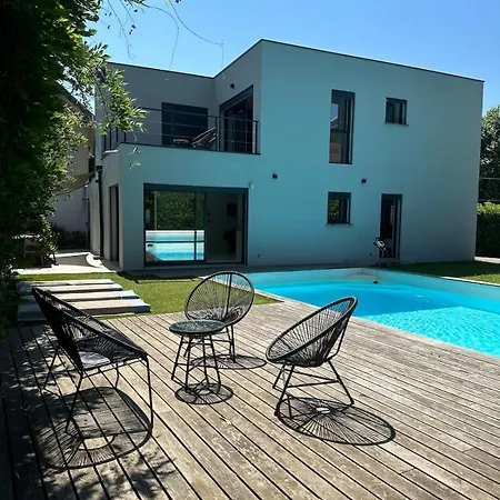 Villa Contemporary In Uriage-les-Bains