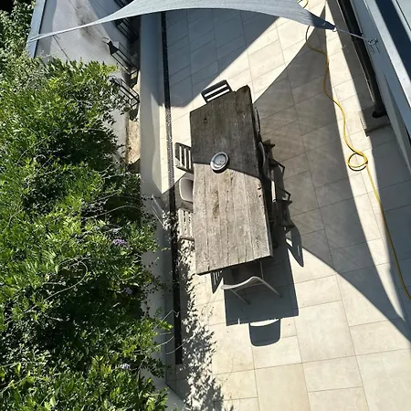 Contemporary In Villa Uriage-les-Bains