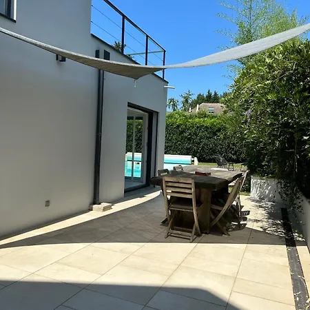 Contemporary In Uriage-les-Bains